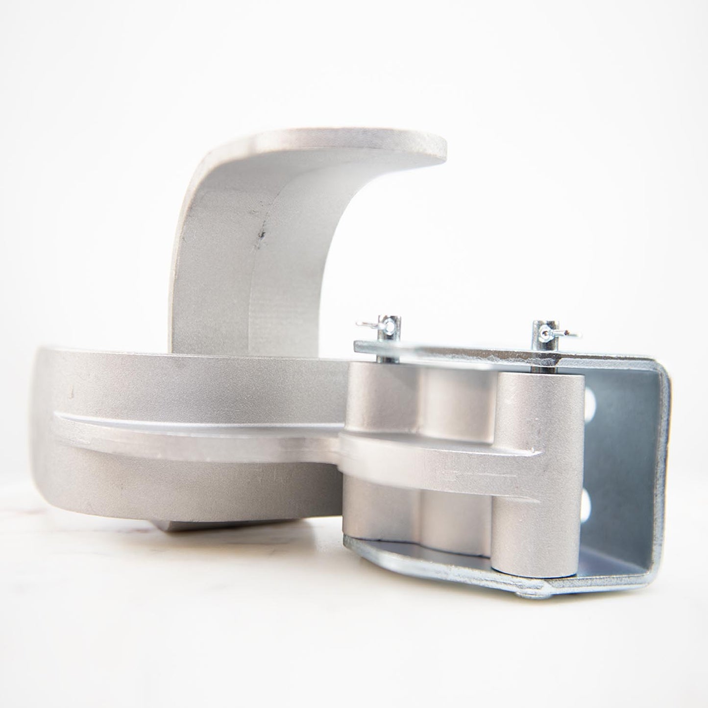 Upright Tarp Stop Assembly for Roll Tarp Systems